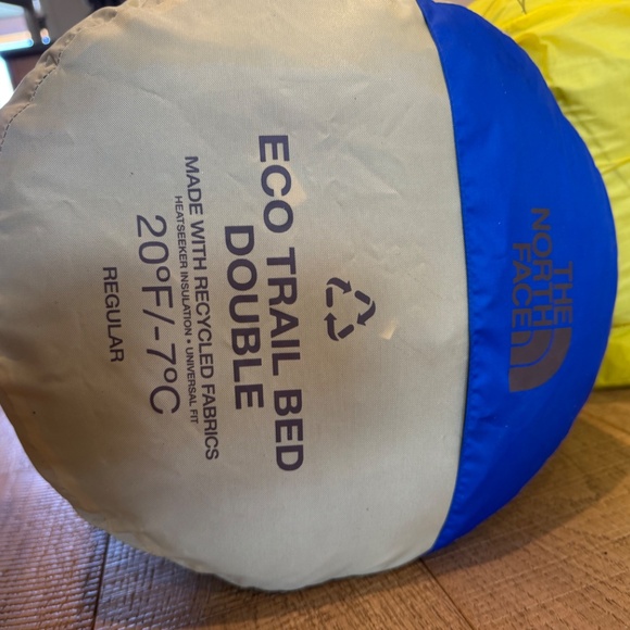 North Face Backing Gear (Super Light Tent / Multiple Sleeping Bags - Picture 4 of 6